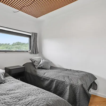 3 Bedroom Awesome In - P52739 Casa vacanze *